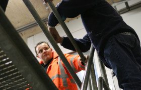 Moet ik zelf een leerwerkplek zoeken?